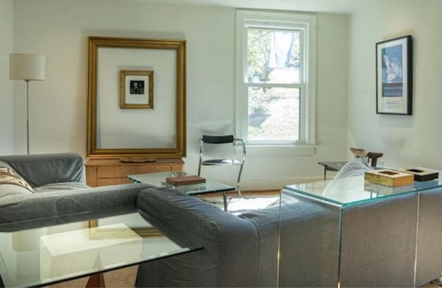 Historic house, designer charm, downtown location