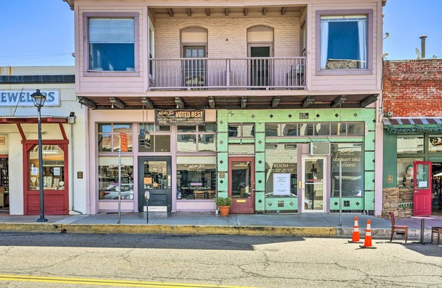 Historic Jackson Gem: Gateway to High Sierra!