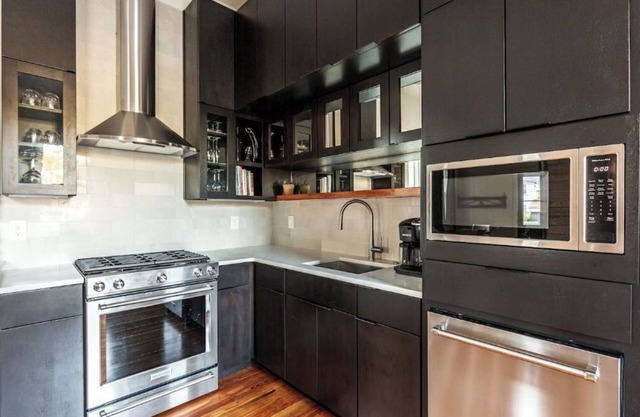 Historic Kitchen House Downtown near Upper King St