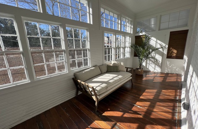 Historic Luxury Condo, Heart of Charleston