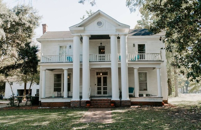 Historic Magnolia Suite 1