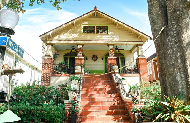 HISTORIC NEIGHBORHOOD beautifully furnished, Walk/Bike/public transportation