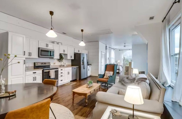 Historic New Market Retreat w/Washer and Dryer