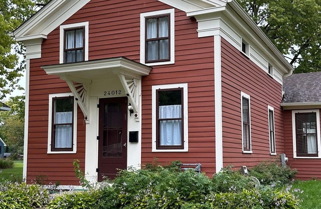 Historic Pioneer House in downtown Plainfield