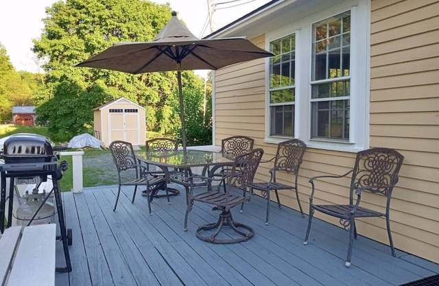 Historic Plank House Near Mount Sunapee