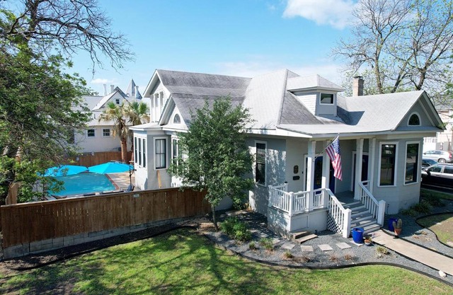 Historic pool home in desirable area near downtown