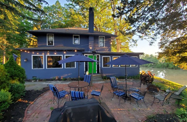 Historic Riverside Retreat with Modern Comforts in Fremont, Ohio