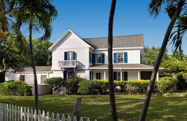 Historic Sea Captain's House, Walk to Town, Beach