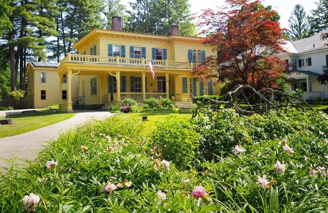 Historic Stockbridge, On Main Street, 3 Bedroom!