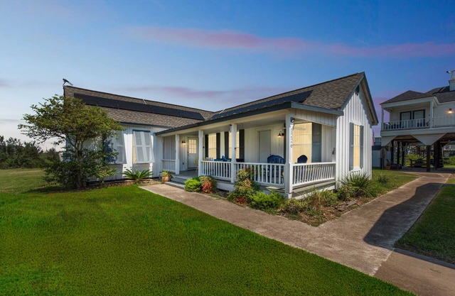 Historic Surfside Stunner - Deck, Pet Friendly