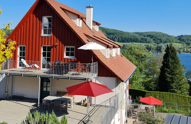Historic timbered house with panoramic sea view, 200 m from the lake