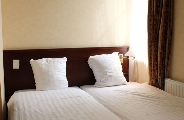 Historic Town Stay – Sluis Room Close to Trails, Shopping & Local Cuisine