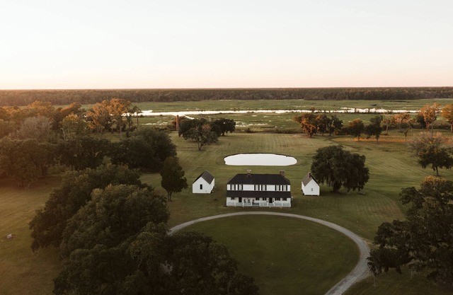 Historical Charleston Bed & Breakfast- State Room