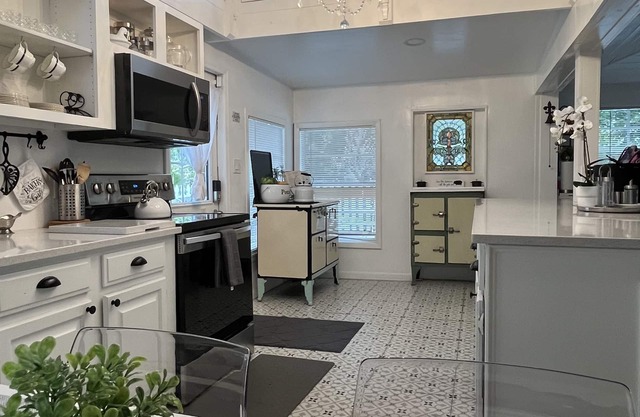 Historical Hidden Gem is located a few minutes from Downtown & the Beaches.