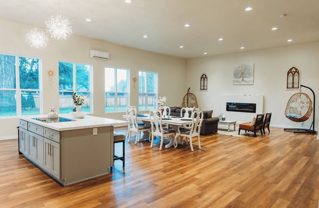 Historical landmark, comfortable 6 bedrooms, 5.25 bath welcoming space!