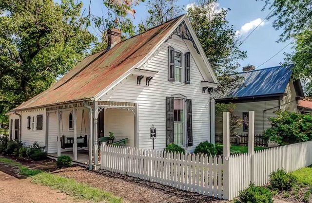 History Meets Luxury - Dreamy Sweeney Cottage