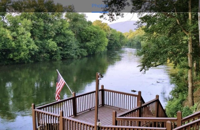 Hiwassee River front 4BR 2 Full Baths 2 half baths, screened porch, decks + dock