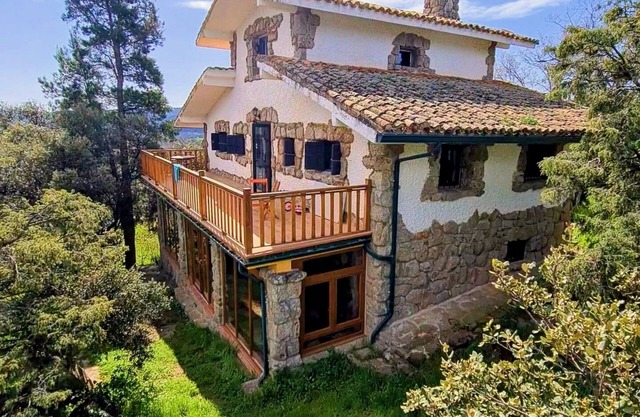 Hobbitton, dream villa in the Sierra de Guadarrama.