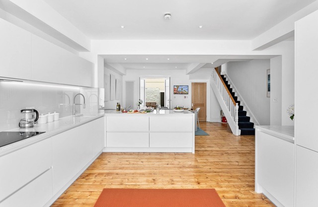 Hoe Park House | Sleeps 10 | Historic, Coastal, Walk to Barbican & Hoe