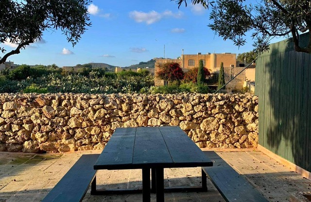 Hofra Farmhouse - 5 bedroom farmhouse with private pool