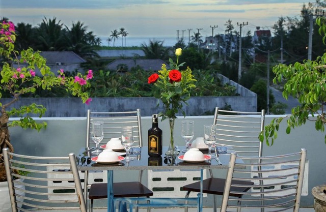 Hoi An Sea Sunset Villa & Bar