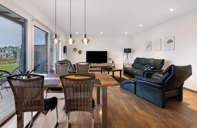 Holiday Apartment "Spanier" with Lake View, Private Terrace & Wi-Fi