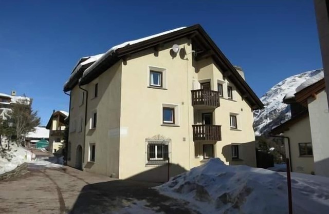 Holiday Champfèr Moritz Persons Bedrooms 