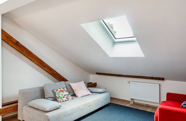 Holiday Apartment 'Amelie' with Shared Garden, Balcony and Wi-Fi