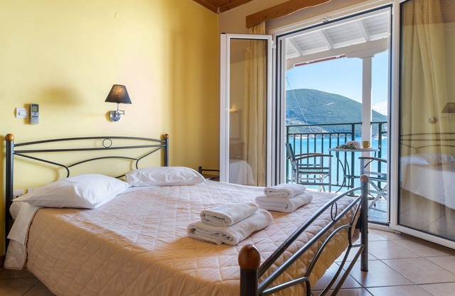Holiday Apartment 'Apostolos Apartment 6' by the Beach with Balcony & Wi-Fi