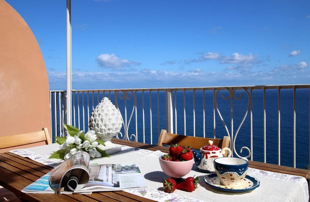 Holiday apartment Bergeggi for 1 - 5 persons with 2 bedrooms - Holiday apartment in one or multi-fam