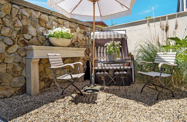 Holiday Apartment 'Gästewohnung Am See - Suite Maritim' with Private Terrace and Wi-Fi near the Beach