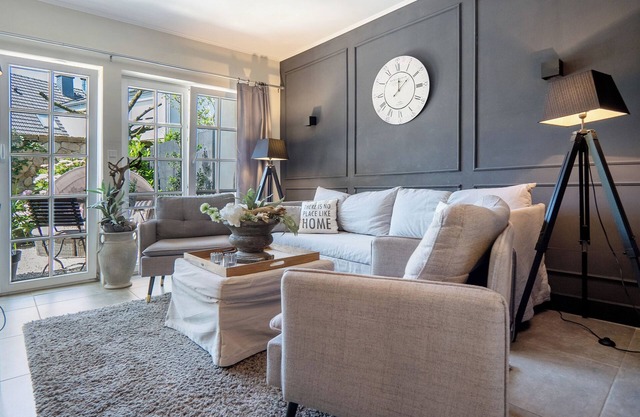 Holiday Apartment 'Gästewohnung Am See - La Maison' with Private Sauna and Terrace Near the Beach