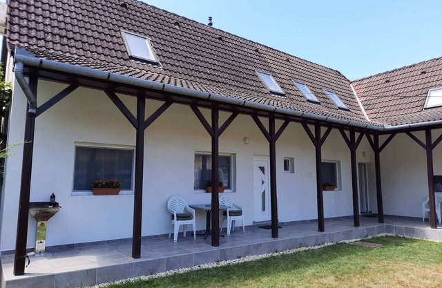 Holiday apartment with air conditioning and Internet