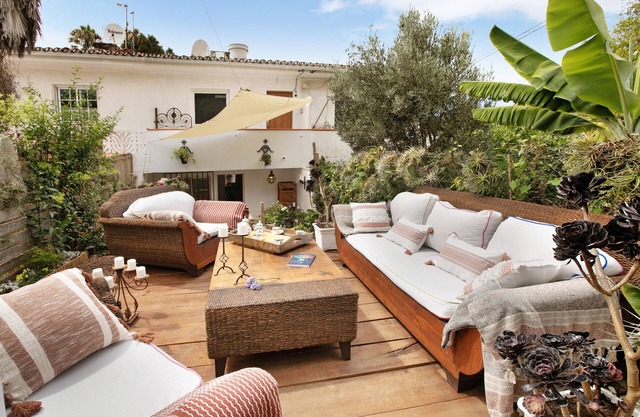 Holiday Apartment "Jardín Del Sol" with Private Terraces, Private Garden & Wi-Fi