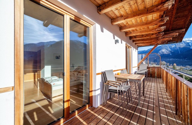 Holiday Apartment "Langstein Rose" with Mountain View, Balcony & Wi-Fi