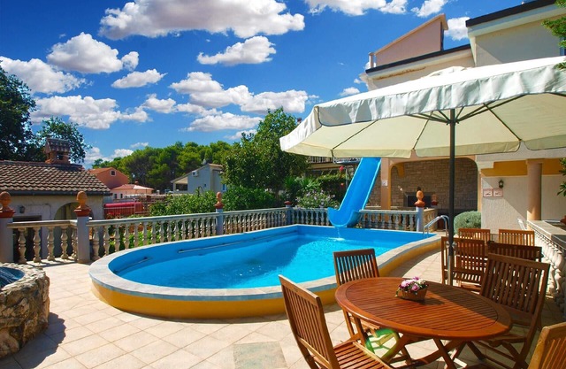 Holiday apartment Ližnjan for 1 - 4 persons with 2 bedrooms - Holiday apartment