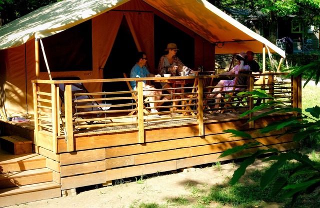 Holiday Apartment "Lodges Et Cabanes La Chataigneraie" with Private Garden