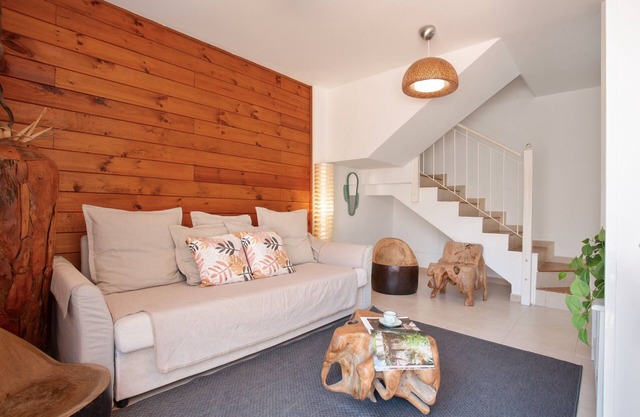 Holiday Apartment 'Native Coconut House' with Private Terrace and Wi-Fi