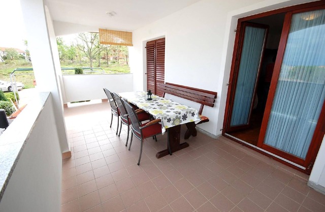 Holiday apartment Njivice for 1 - 6 persons with 3 bedrooms - Holiday apartment