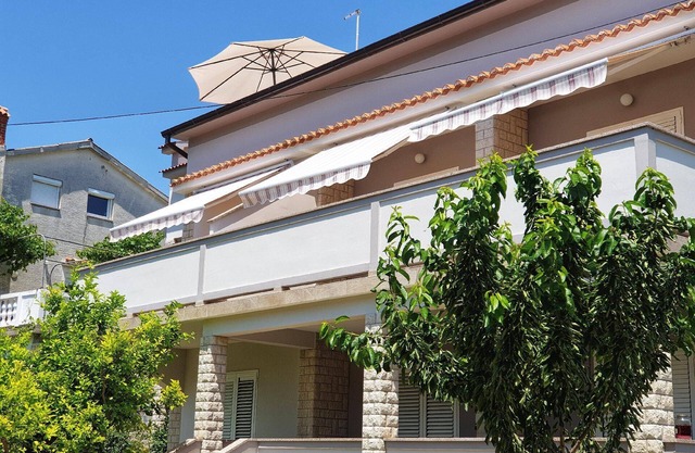 Holiday Rab Stadt Persons Bedrooms 