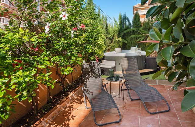 Holiday Apartment 'Rincón Exquisito Junto Al Mar' close to the Beach with Private Jacuzzi & Wi-Fi