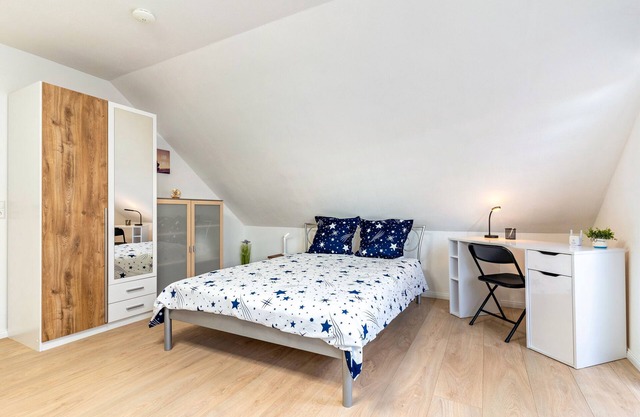 Holiday Apartment 'Sena' with Balcony and Wi-Fi
