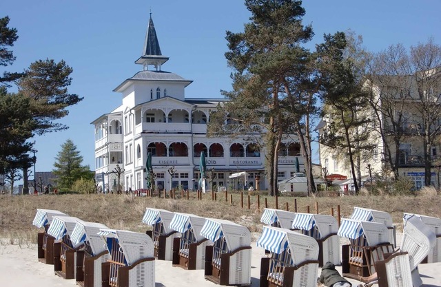 Holiday Apartment "Villa Seeblick Binz 03" with Sea View, Private Terrace & Wi-Fi