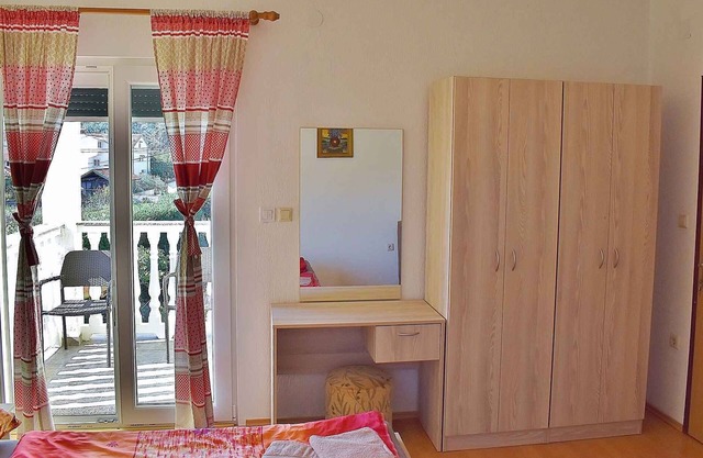 Holiday apartment with 4 bathrooms and balconies for family