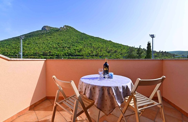 Holiday apartment with harbour view