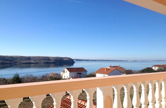 Holiday apartment with air conditioning and sea view