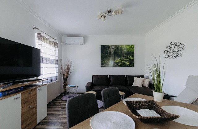Holiday Home 'Graf's Landhaus' with 2 Bedrooms, Covered Terrace and Fenced Garden