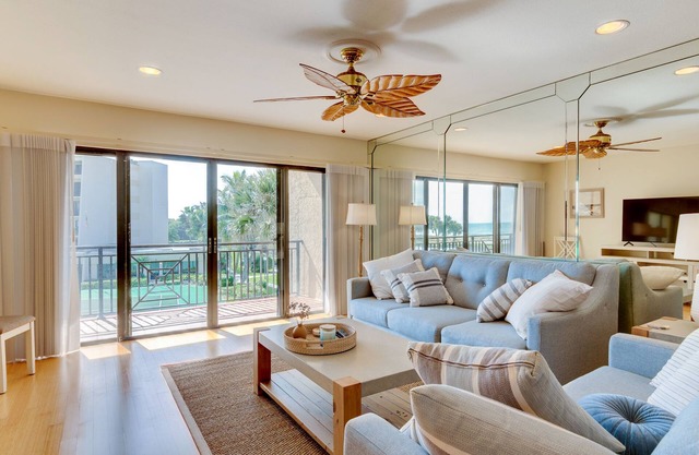 Holiday at the Beach in Quiet Upscale Vero Beach