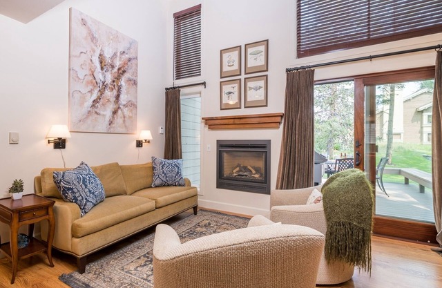 Holiday Dates Available! Townhome with Patio, Decked Area with Outdoor Furniture, and Outdoor Grill
