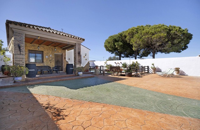 Holiday Home 'Casa De Campo' with Private Pool, Wi-Fi and Air Conditioning